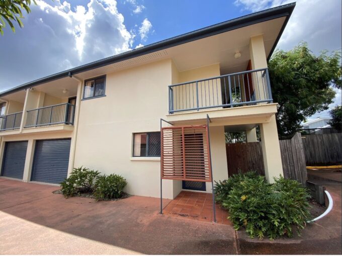 2/11 Mons Rd, Carina Heights QLD 4152